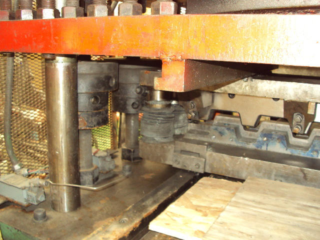 Ardcor PE4P70 Flying Cut-Off Press, Machine ID: 4949
